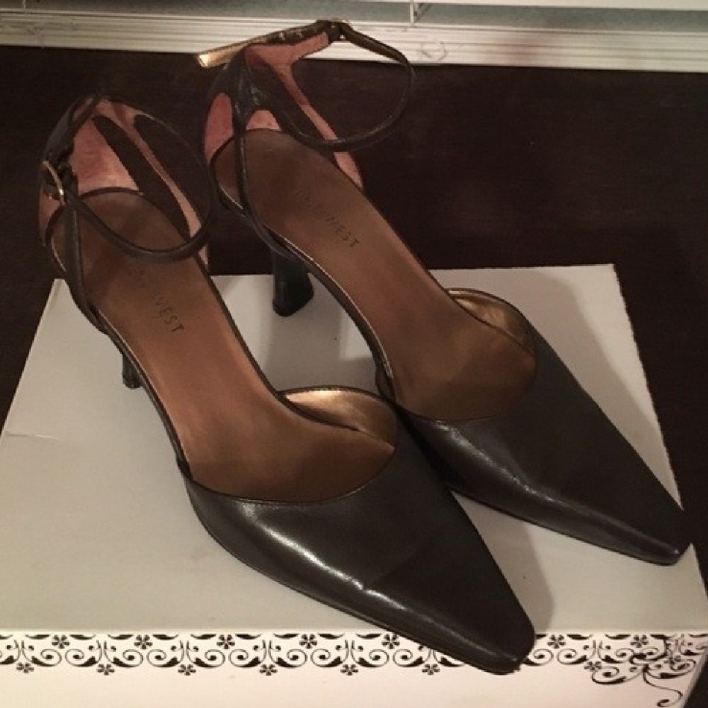 Brown Pumps